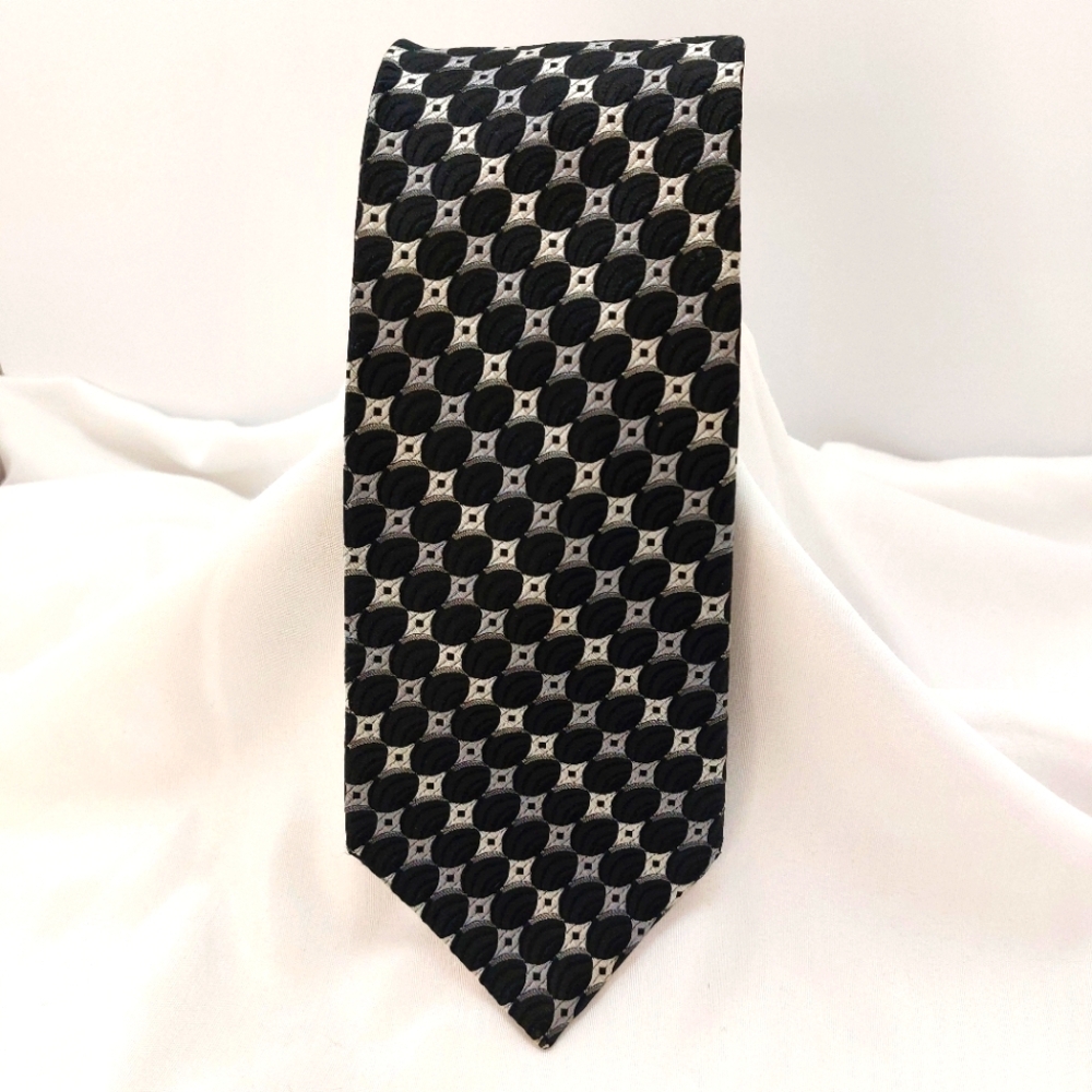 Jos A Bank Mens Silk Necktie‎ Gray Black Silver Tie Italy 60"x3.5"